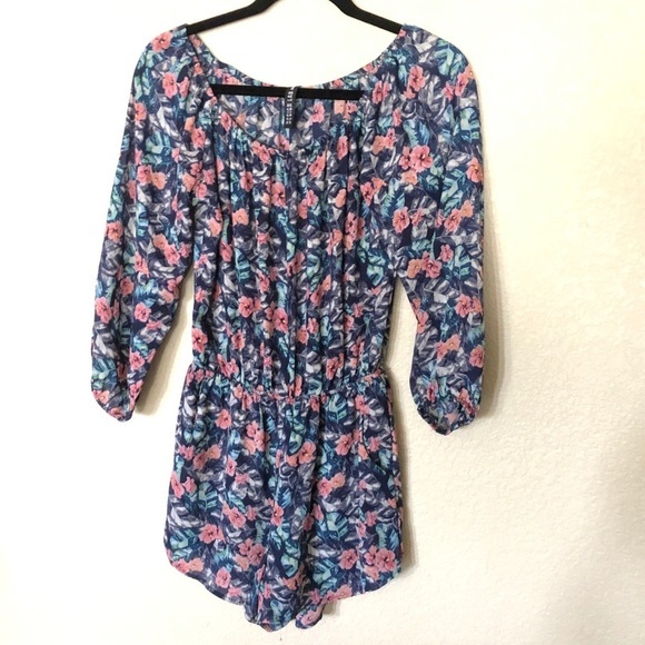 Design Lab blue floral off the shoulder 3/4 sleeve‎ romper size Small - Picture 1 of 8